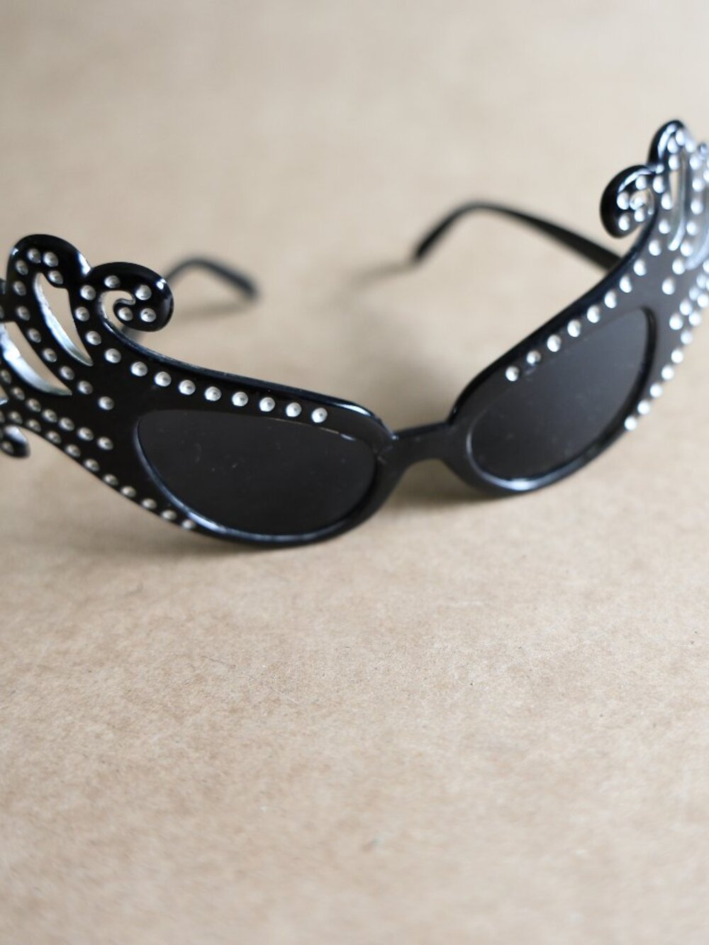 fancy sunglasses - Picture 2 of 5